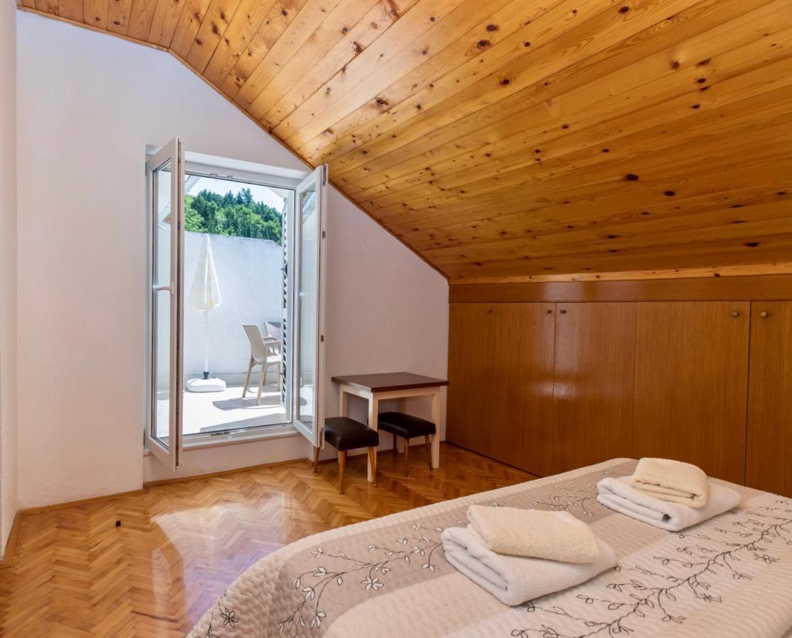 Apartments And Rooms Spiro Mimice Exterior photo