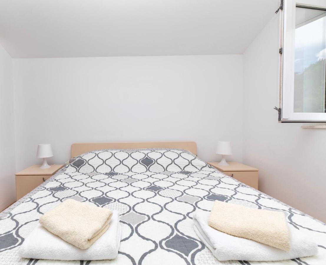 Apartments And Rooms Spiro Mimice Exterior photo